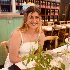 Meet your Posher, Chloe